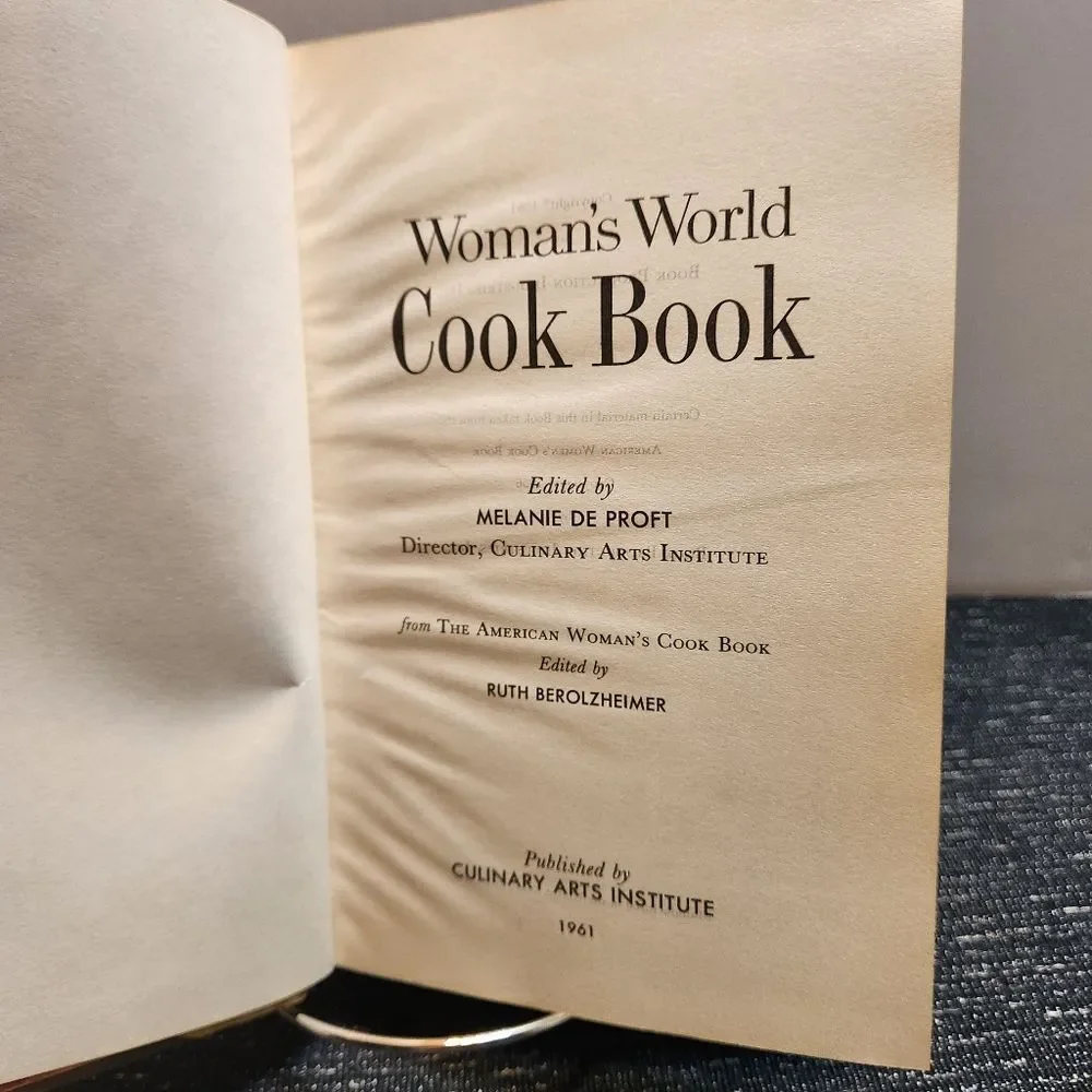 🔥 VINTAGE 1961 WOMAN'S WORLD COOK BOOK BY CULINARY ARTS INSTITUE Hardcover